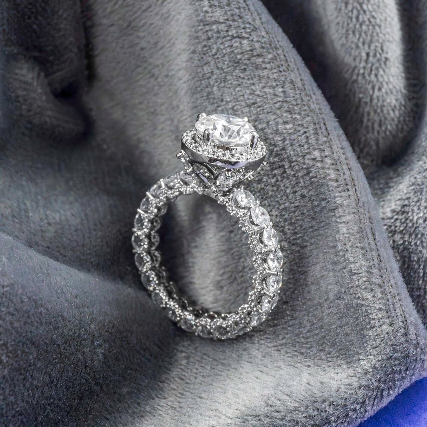 The Starlight Halo Ring