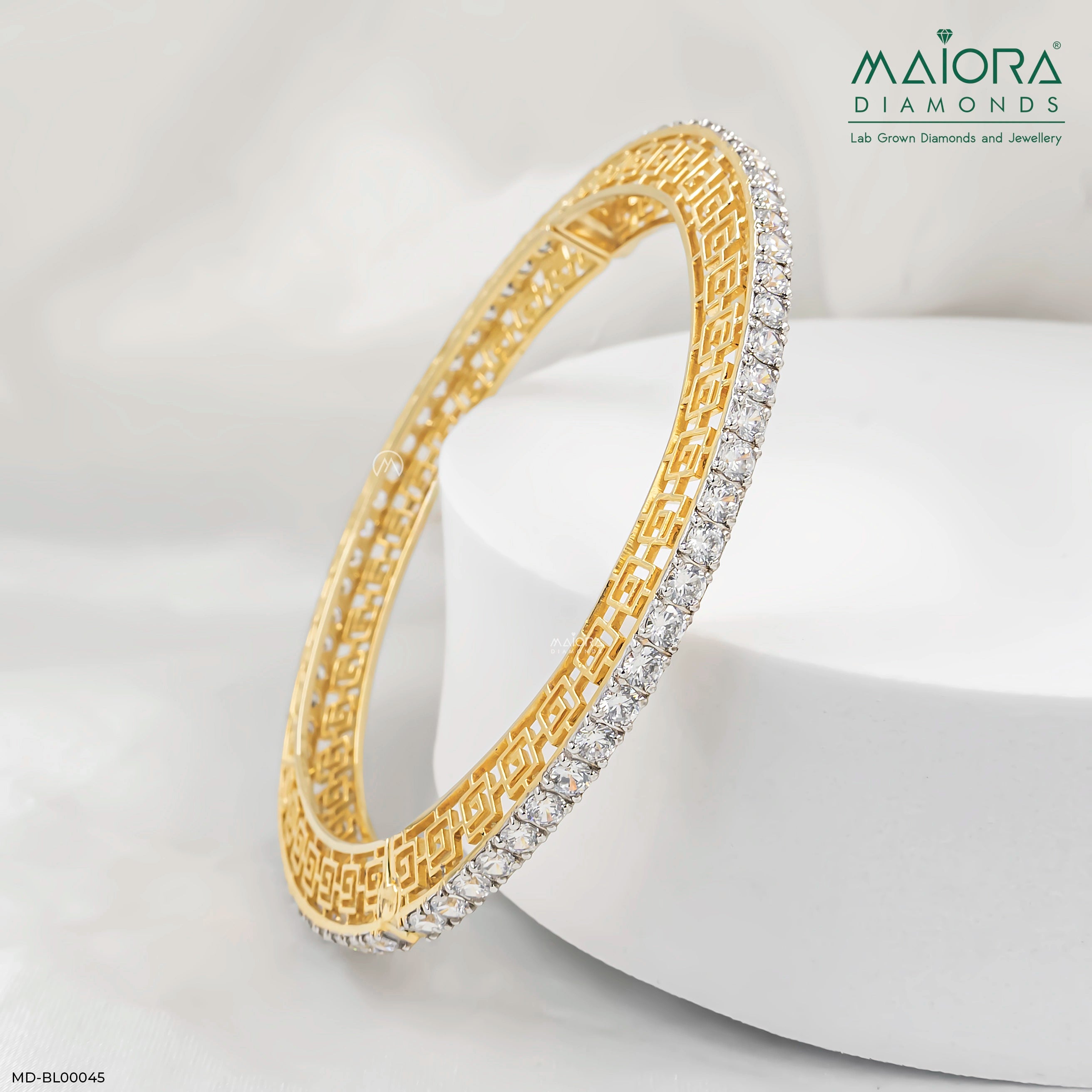 10 Cent Round Regalia Diamond Bangle