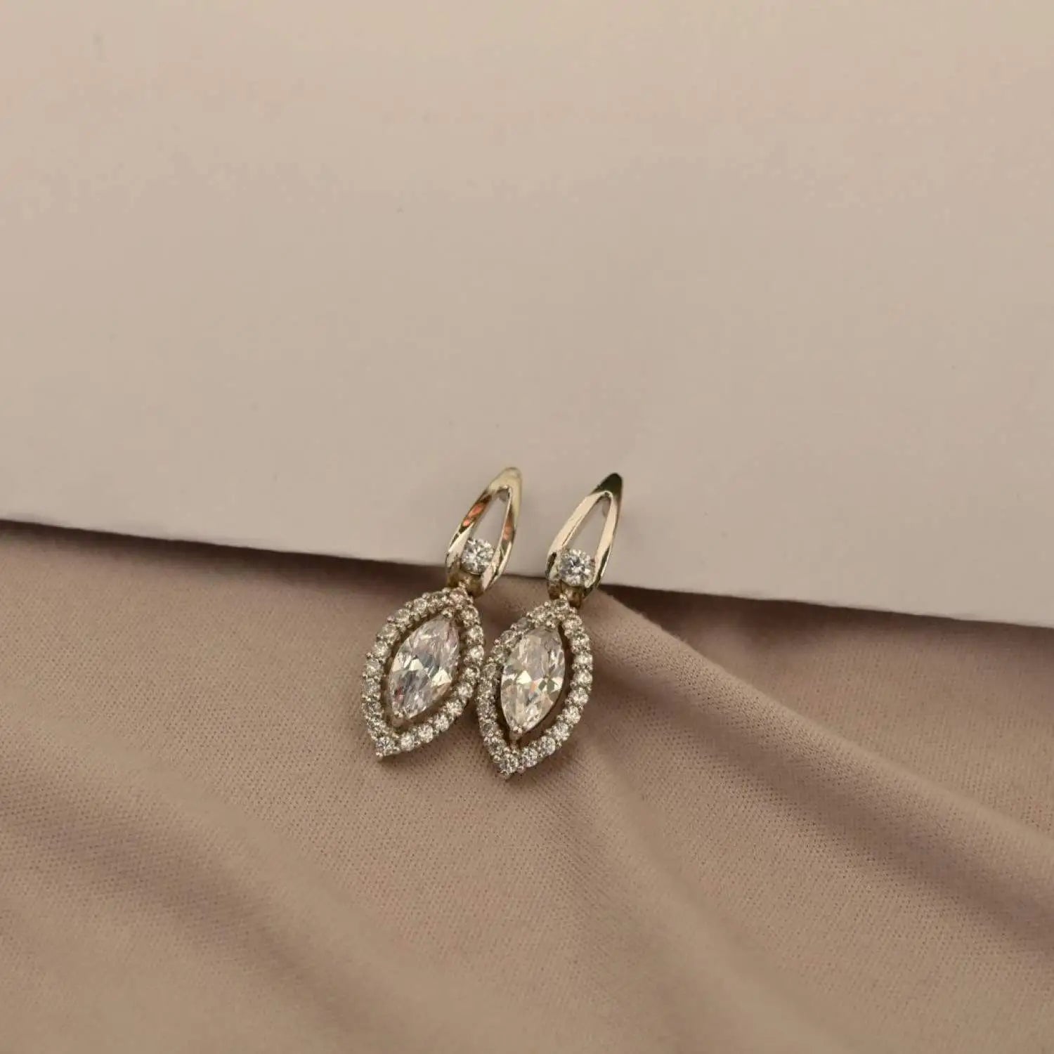 0.75 Carat Diamond Eye Earrings