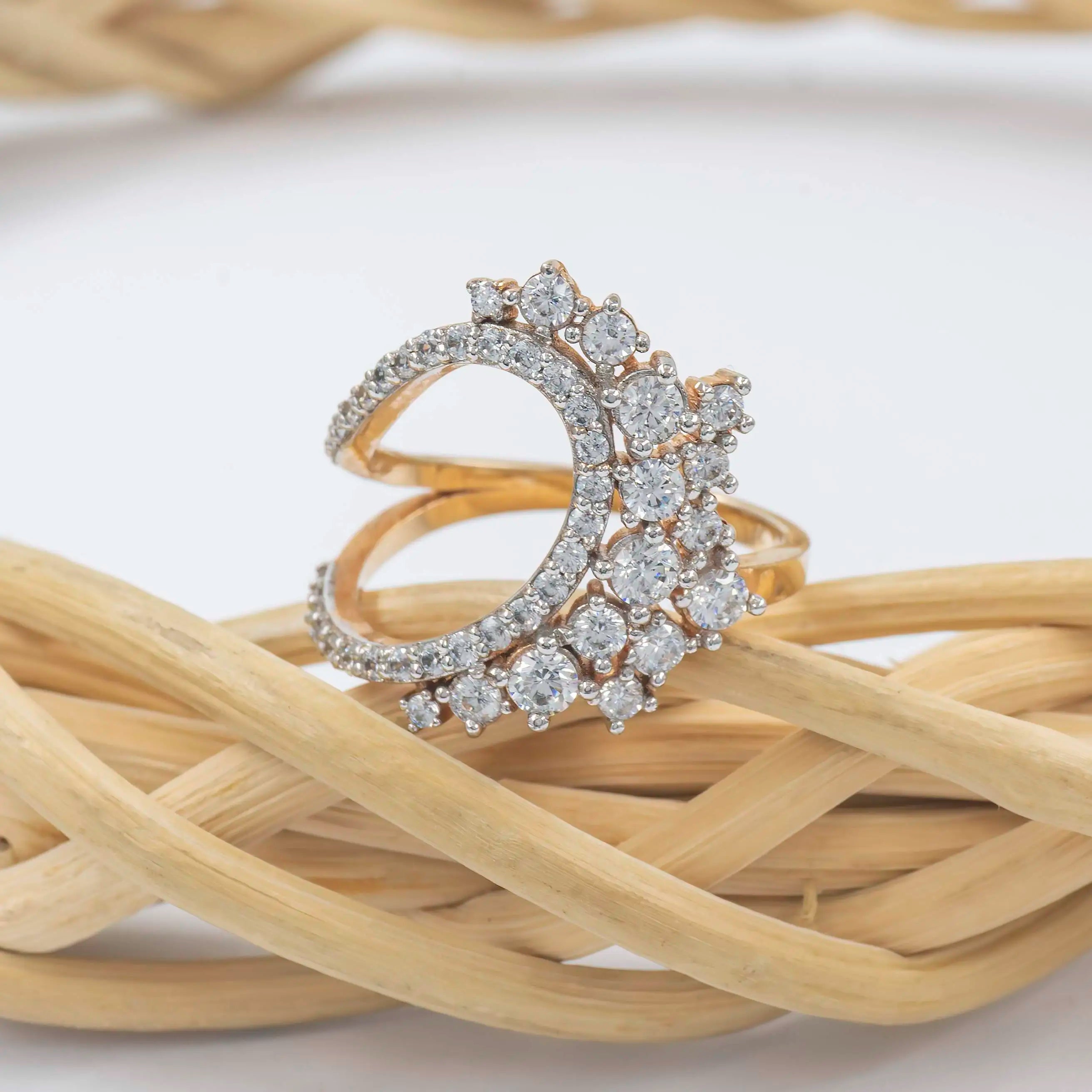 Crescent Cluster Ring