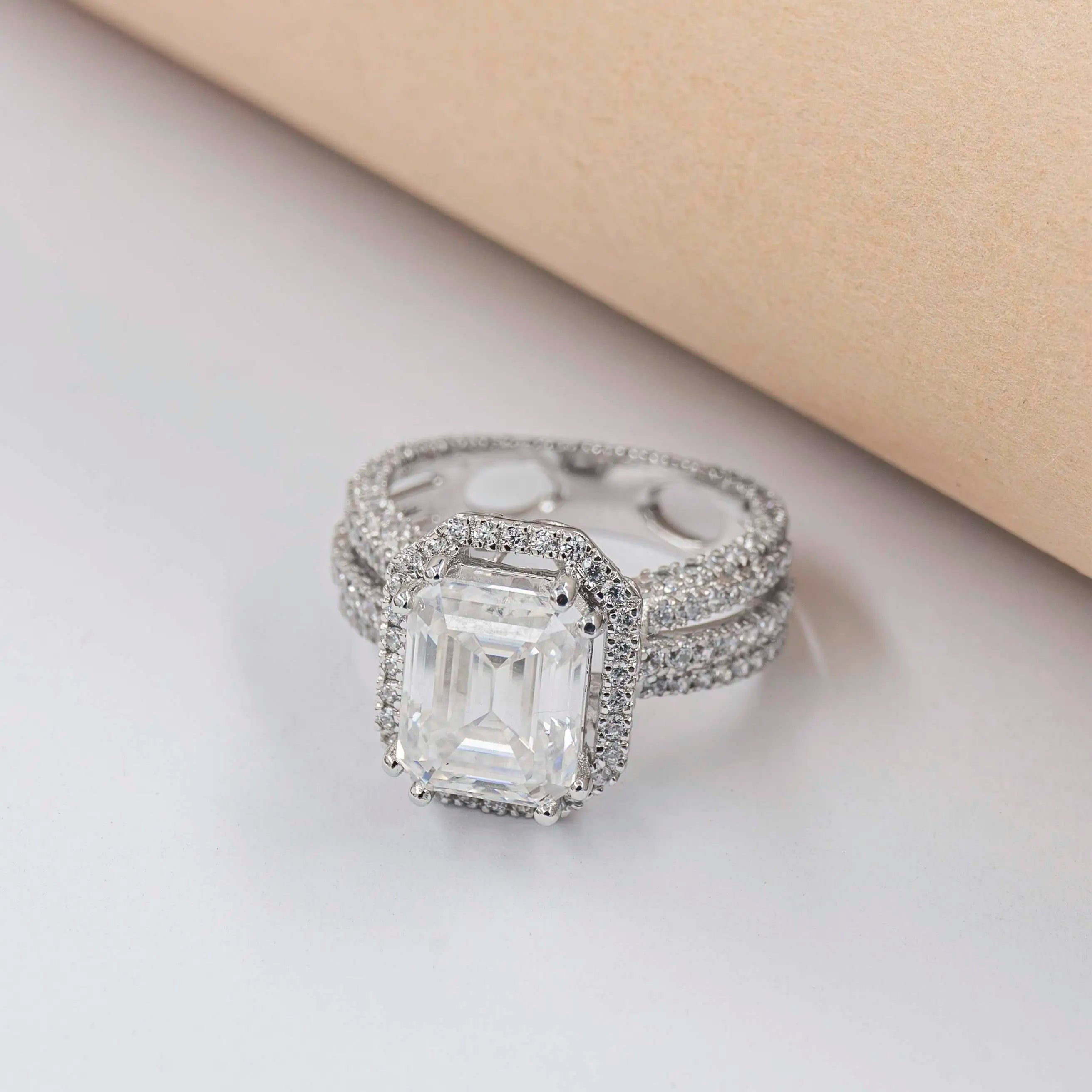 The Glacial Majesty Ring