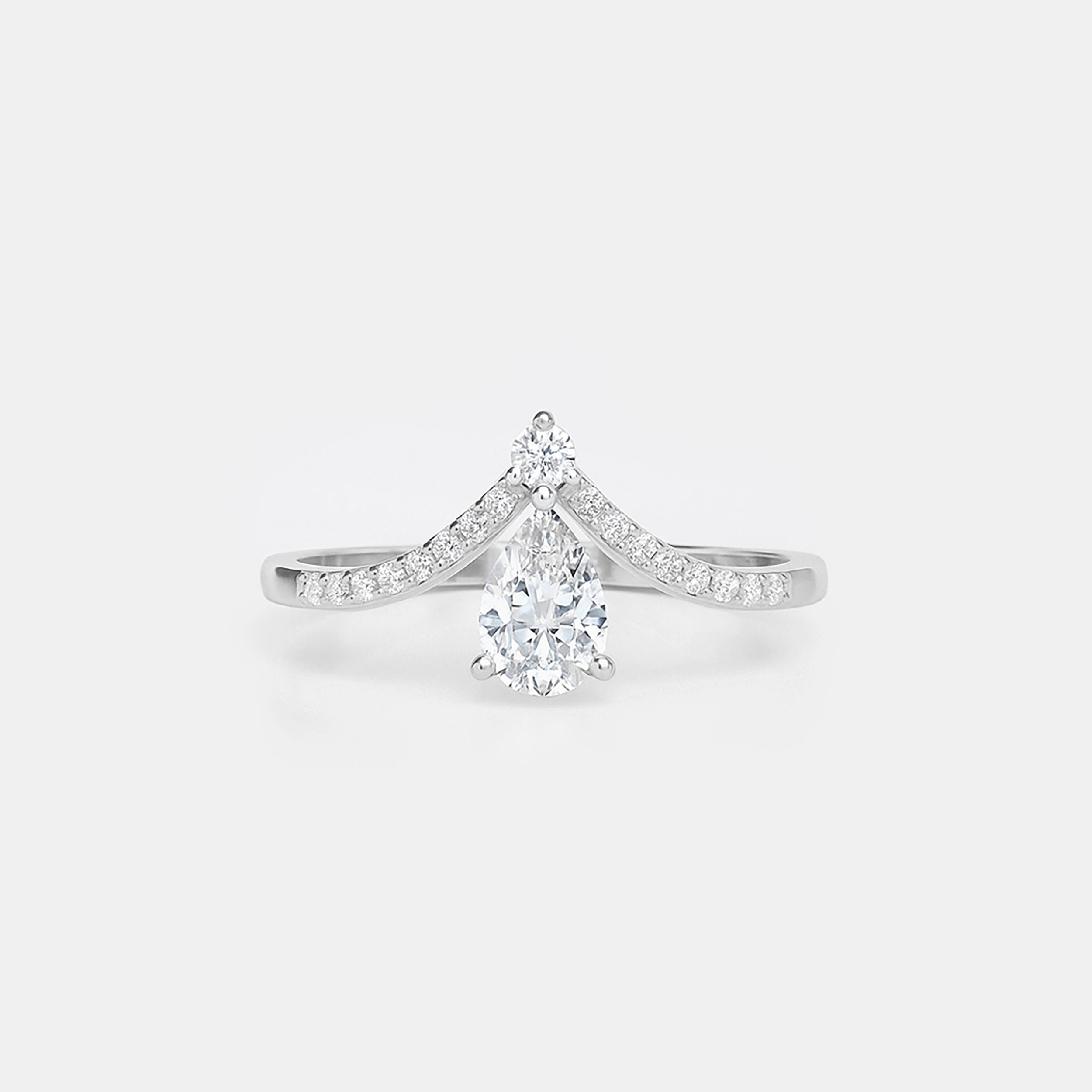 Tundra Solitaire Crown Vanki Diamond Ring